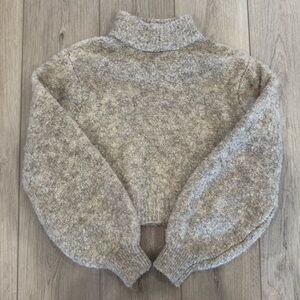 ARIZONA JEAN CO Women’s Cozy Cream and Tan Cropped Sweater Size XS